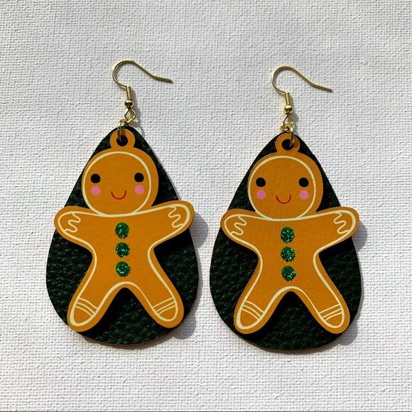 Dynamic Duo Designs Jewelry - Christmas Wooden Gingerbread Man with green faux leather earrings